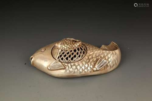 A FINELY CARVED BRONZE FISH AROMATHERAPY