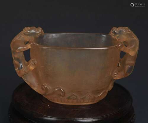 A CRYSTAL DOUBLE HORNLESS DRAGON HANDLE CUP