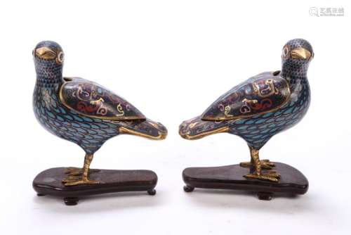 PAIR OF ASIAN BIRD FORM CLOISSONE CENSORS