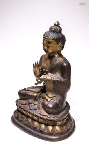 CHINESE / TIBETAN GILT BRONE BUDDHA