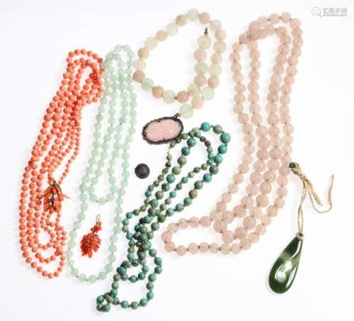 ASSORTMENT OF CHINESE HARDSTONE NECKLACES