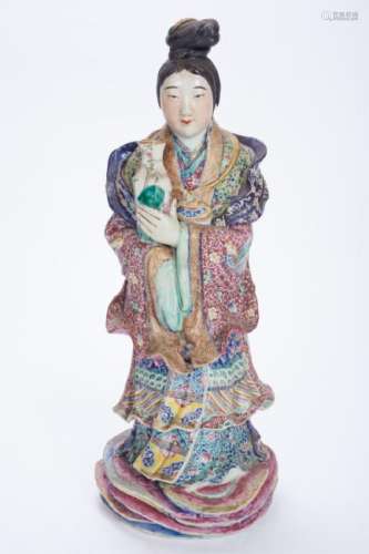 SIGNED CHINESE PORCELAIN (5) COLOR FIGURINE