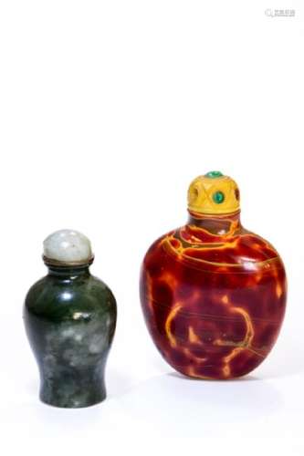 (2) CHINESE SNUFF BOTTLES