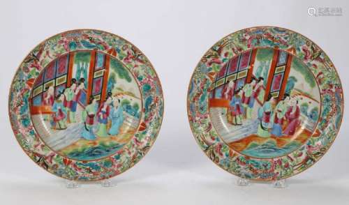 PAIR OF CHINESE ROSE MANDERINE SOUP BOWLS