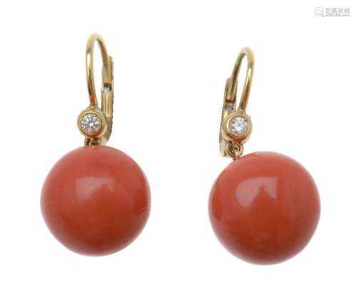 ϒ A pair of coral and diamond earrings