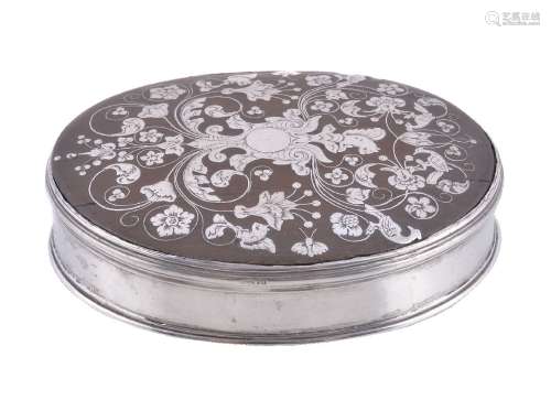 ϒ A silver and tortoiseshell oval snuff box