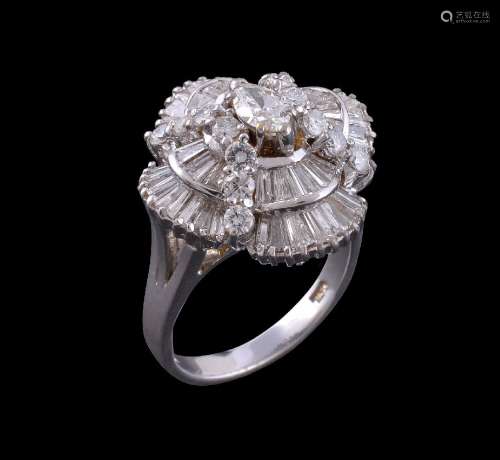 A diamond cluster ring