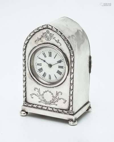 An Edwardian silver cased desk clock by William Comyns & Sons