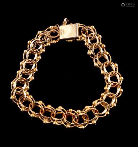 A 9 carat gold bracelet