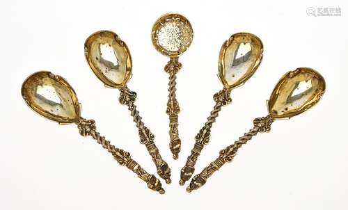 A set of five Victorian silver gilt dessert serving spoons by Mappin & Webb (John Newton Mappin)