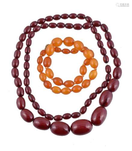 A graduated amber coloured bead necklace