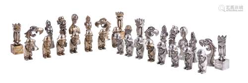 An Italian silver coloured chess set by Elmore Andreoli (Bologna, 1930-2015)