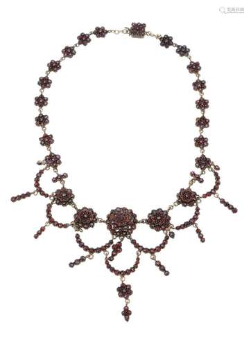 A late Victorian Bohemian garnet necklace