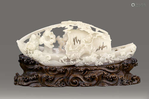 17-19TH CENTURY, A LOUTUS LEAF HETIAN JADE BOAT, QING DYNASTY