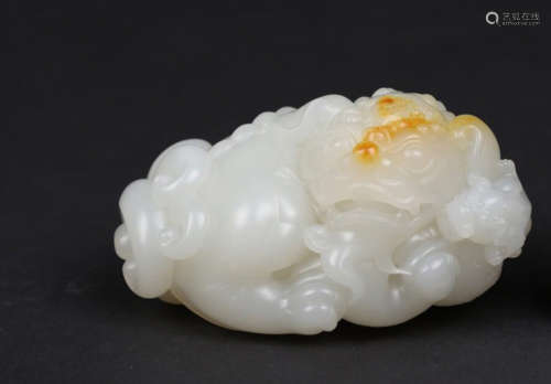 A BEAST DESIGN HETIAN JADE ORNAMENT