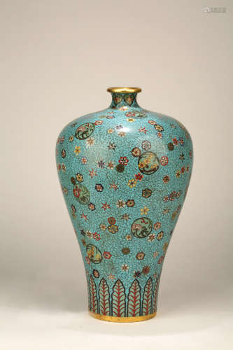 17-19TH CENTURY, A FILIGREE ENAMEL FLORIAL DESIGN PORCELAIN VASE, QING DYNASTY