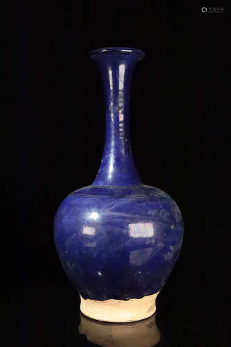 6-9TH CENTURY, A COLOURED PORCELAIN VASE, TANG DYNASTY