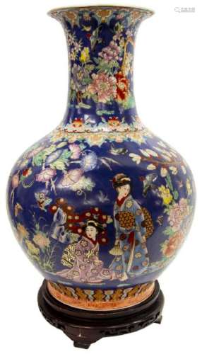 LARGE CHINESE FAMILLE ROSE PORCELAIN GLOBULAR VASE