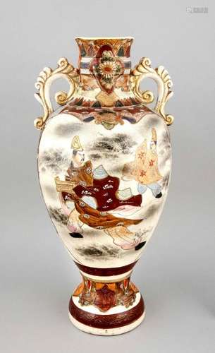 A Japanese Satsuma floor vase, 19th/20th c., of amphora