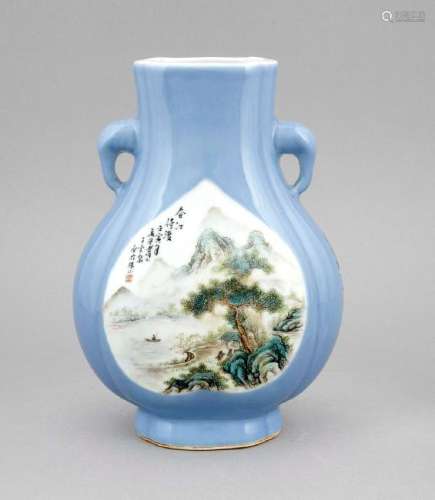 A Chinese vase, late Qing /early republic period,