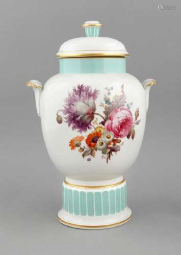 A lidded vase, KPM Berlin, 1923, 2nd quality,