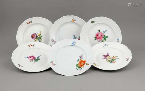 Sechs flache Teller, Meissen, Marke nach 1934, 2.-3.