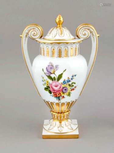 A lidded vase, Hutschenreuther, Bavaria, mark 1966-99,