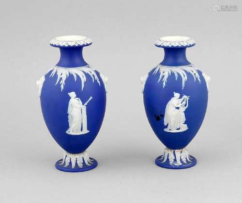 Pair of Wedgewood vases, England, 20th century, amphora