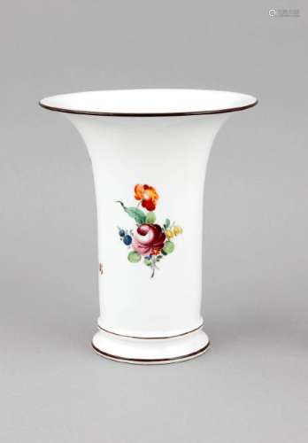 A vase, Nymphenburg, mark 1925-75, form no. 833,