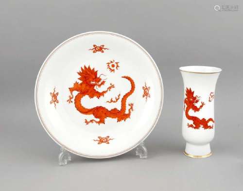 A wall plate and vase, Meissen, mark after 1934, 2nd