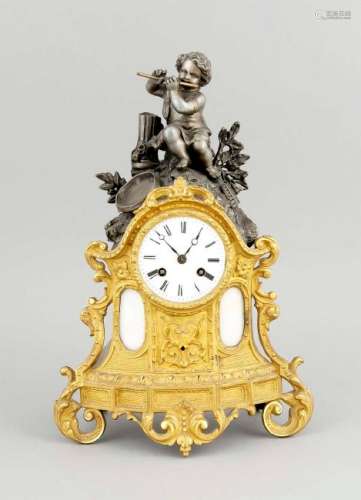 Decorative pendulum clock gilded and burnished, flute