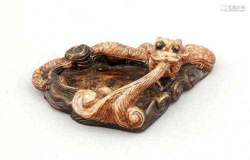 A small Chinese dragon bowl, 1st half 20th c., dark