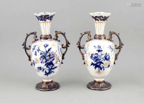 A pair of vases, Victorian, England, 19th century,