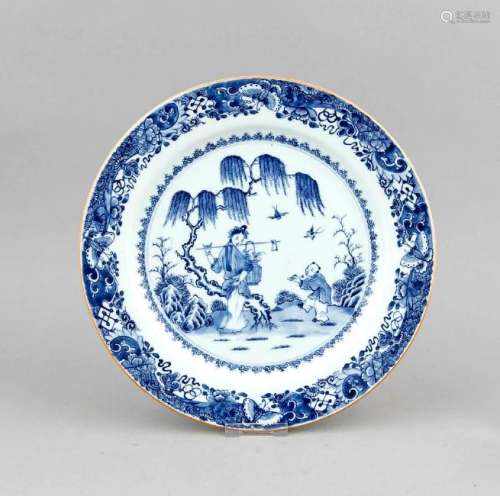 An 18th-century Chinese dish with blue-and-white decor,