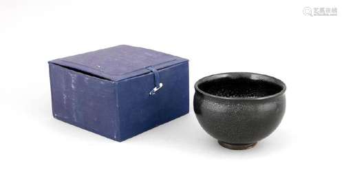 Tenmoku-Schale, Japan, 19./20. Jh., kurzer Standring,