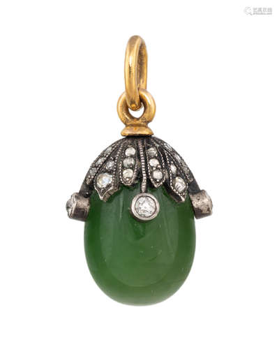 A RUSSIAN GOLD, SILVER AND NEPHRITE EGG PENDANT, HENRIK WINGSTROM, ST. PETERSBURG, 1899-1904