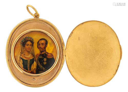 A GOLD LOCKET WITH MINIATURE PORTRAITS OF ALEXANDER II AND MARIA ALEKSANDROVNA SAMUEL ARNDT, 19TH C