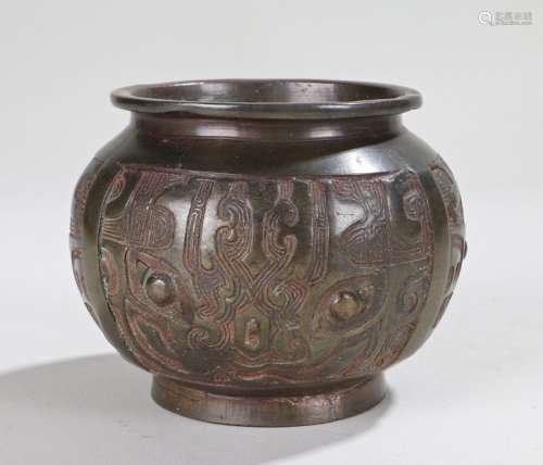 Chinese bronze vessel, in the Archaic form, 12.5cm wide