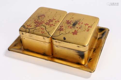 Japanese Edo period lacquer boxes and tray. the pair of lidded boxes decorated with flowers and