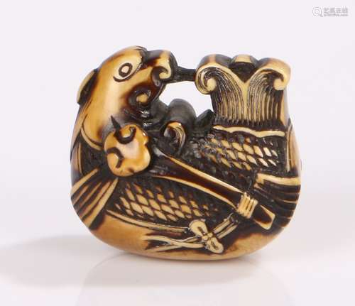 Japanese Meiji period netsuke, the ivory netsuke as a mokugyo (gong) in the form of a fish 2.5cm