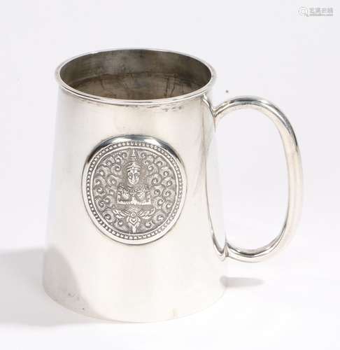 Far Eastern sterling silver tankard, decorated with a goddess to the front, 10cm high, 4.3oz