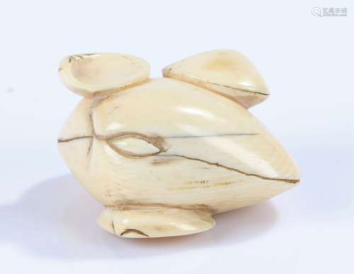 Japanese Edo period ivory netsuke, carved as shells, 45mm diameter