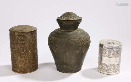 Metal vase and cover with cast foliate decoration, 19cm high, cylindrical brass pot and cover with