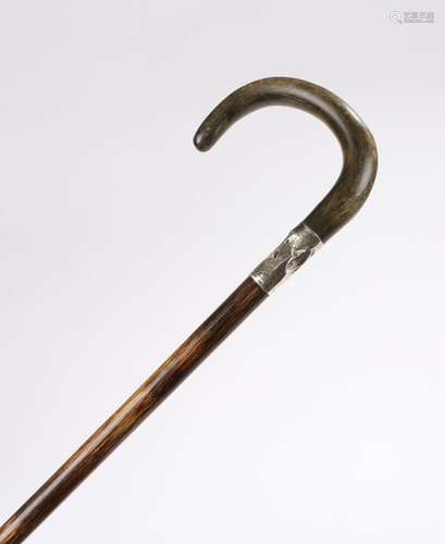 George V silver and horn walking stick, the probable rhinoceros horn handle above the silver