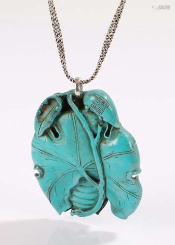 Chinese pendant, in turquoise colour of a fly and wide leaf, mark for Zhenghe Yu Wan, 6.5cm high