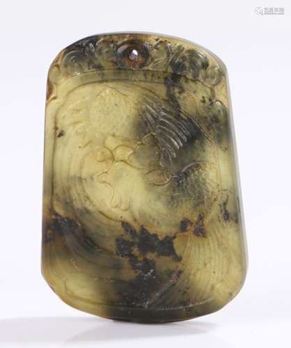 Early 20th Century Chinese hardstone pendant, carved with a cockerel, 5.5cm high