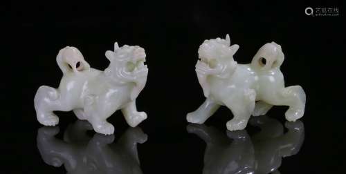 Meiji period jade Koma inu (temple guardian dogs) mouths open as if to roar. 10cm across (2)