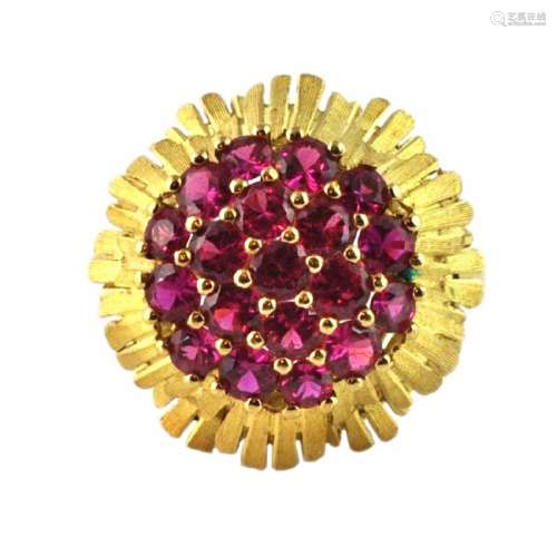 18Kt YG Synthetic Ruby Flower Ring