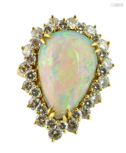 18Kt. YG Opal & Diamond Ring