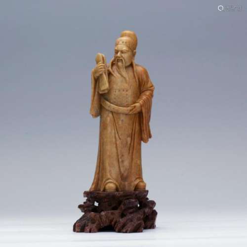 A Shoushan stone carved scholar figure
